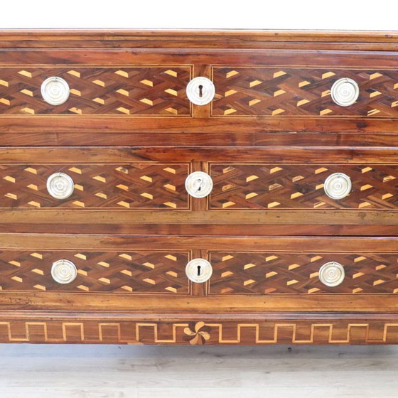 Elegante Antike Kommoden Aus Nussbaumholz Intarsien, Restauriert, Italien 18. Jahrhundert – Wood (photo 8 of 17)