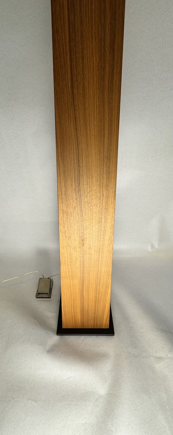 Image 1 of Exclusive wooden floor lamp by Natuzzi - Made in Italy