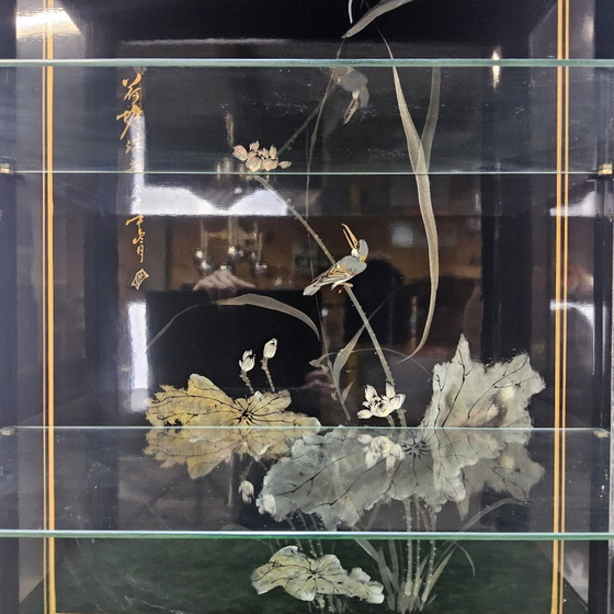 Vetrina cinese vintage con fiori e uccelli / Vetrina bohémien / Mobile asiatico – Vetrine, Wood, Glass (photo 4 of 15)
