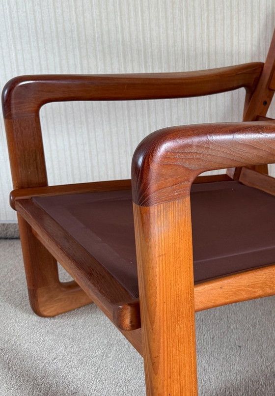 Image 1 of Deense houten fauteuil uit de jaren 60 zonder kussen