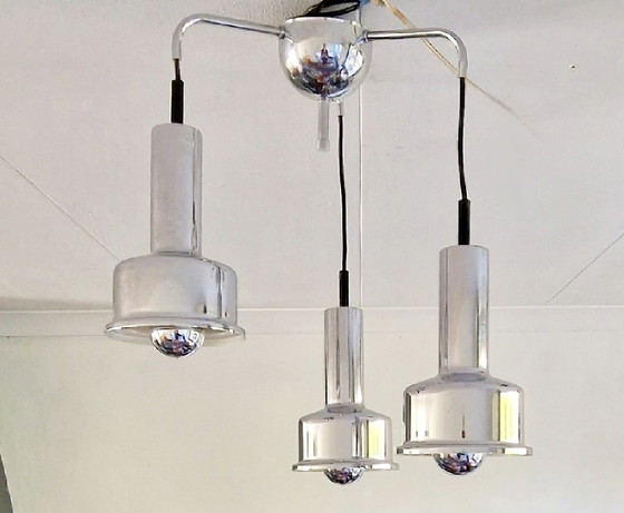Image 1 of vintage hanglamp met 3 chroom kappen Deens design