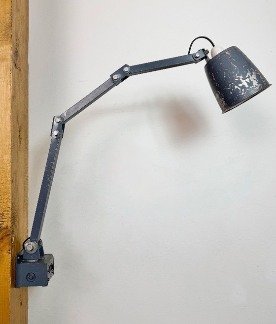 Image 1 of Industriële grijze verstelbare wandlamp van Memlite, jaren 60
