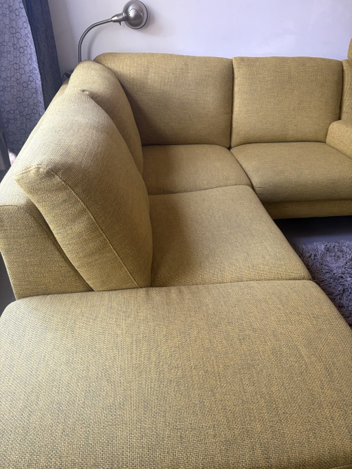 Gelbes Montel Ecksofa mit Relax- und Stauraumbereich