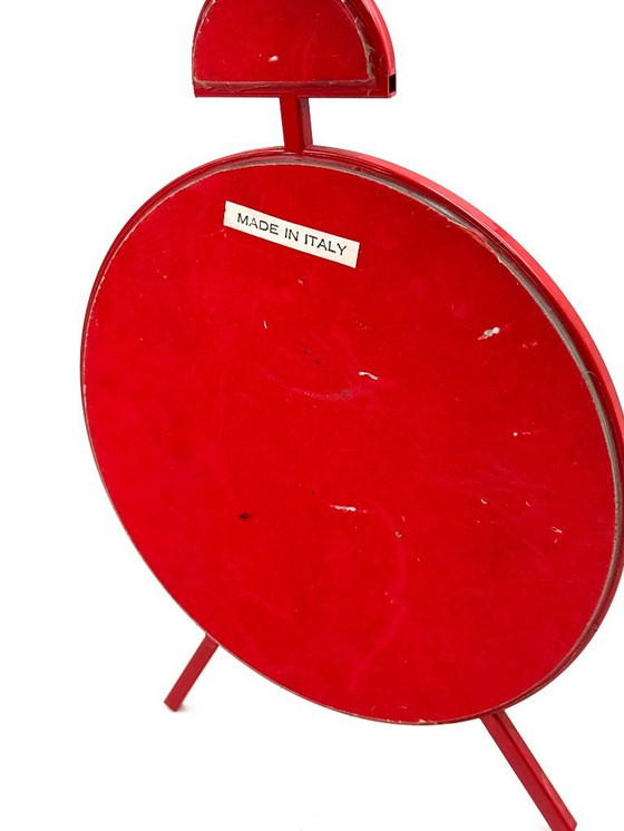 Image 1 of Postmoderne popart-design rode wandspiegel in klokvorm – PILM Italië, jaren 80