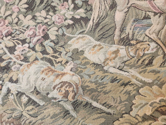 Duits wandtapijt van Gobelin Jacquard in de stijl van Aubusson. Tapijt met een elegant jachtlandschap in (photo 13 of 30)