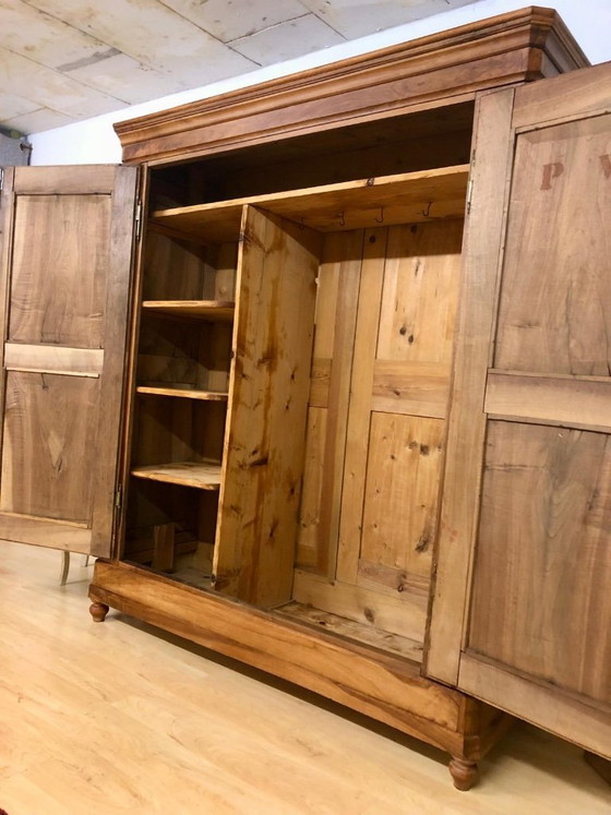 Image 1 of Antique Biedermeier wardrobe – solid walnut with pretzel-shaped compartments, circa 1850