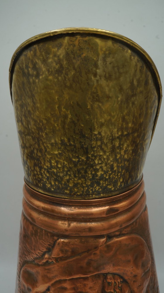 Image 1 of Soporte para paraguas de cobre antiguo, cubo de carbón para pellets, kit de pellets con relieve de Rembrandt