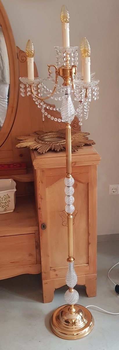 Image 1 of Lampadaire vintage plaqué or et cristal