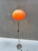 Lampadaire « Lucerna » de Harvey Guzzini, orange, années 1960