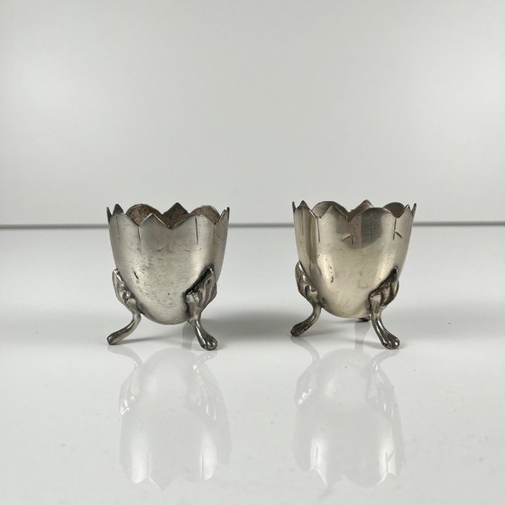 Paar antiker, dreibeiniger Eierbecher aus Neusilber, Jugendstil, ca. 1900-1925 – Tischdekoration, Metal (photo 2 of 8)