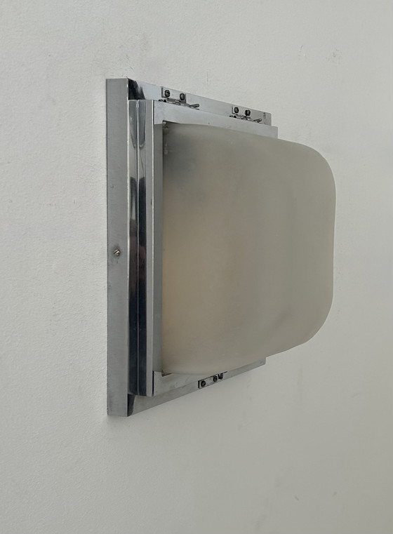 Image 1 of Lampada da parete modernista, metallo cromato e vetro sabbiato, Francia 1930