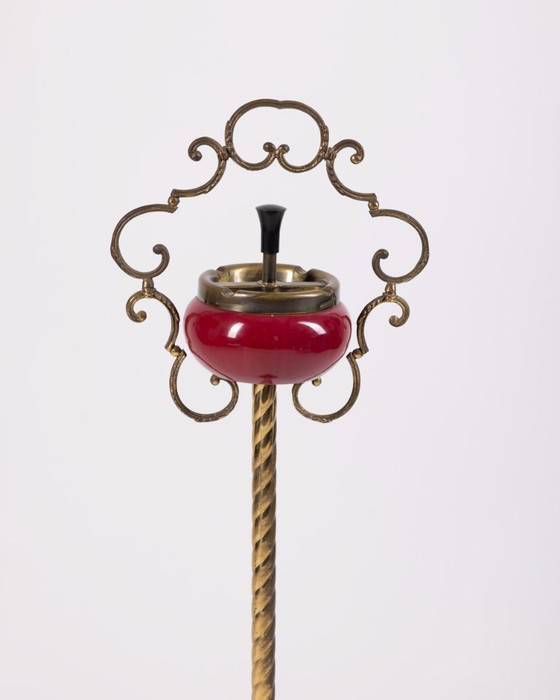 Cendrier de sol vintage en laiton des années 1960, orné d'un motif italien. – Objets déco, Brass (photo 3 of 8)