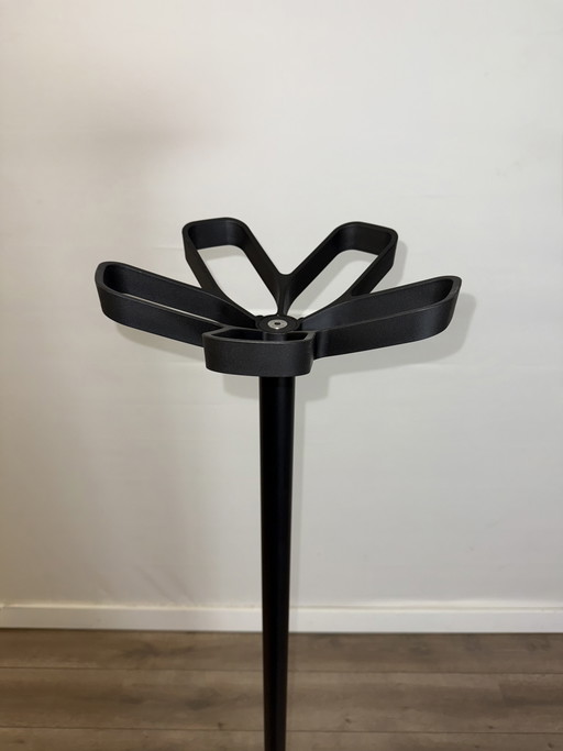 Cascando Flower coat rack