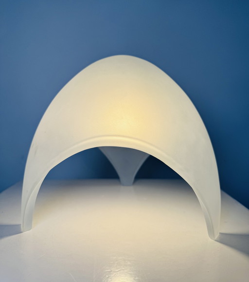 FROSTED GLASS ‘COQUE’ TABLE LAMP BY ELIO MARTINELLI FOR MARTINELLI LUCE, ITALY, 1970s
