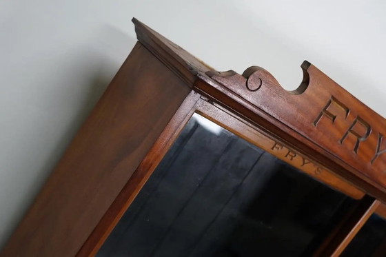 Image 1 of Escaparate de caoba de Chocolates Fry, finales del siglo XIX