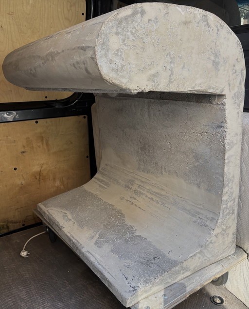 Betonnen straatlantaarn "Borne" van Le Corbusier