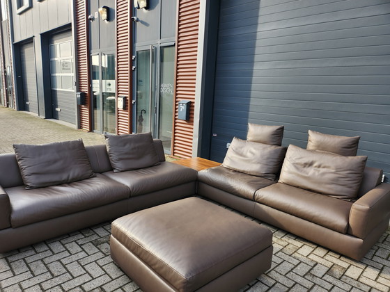 Image 1 of Jori - Canapé d'angle Tigra avec table basse et pouf supplémentaire