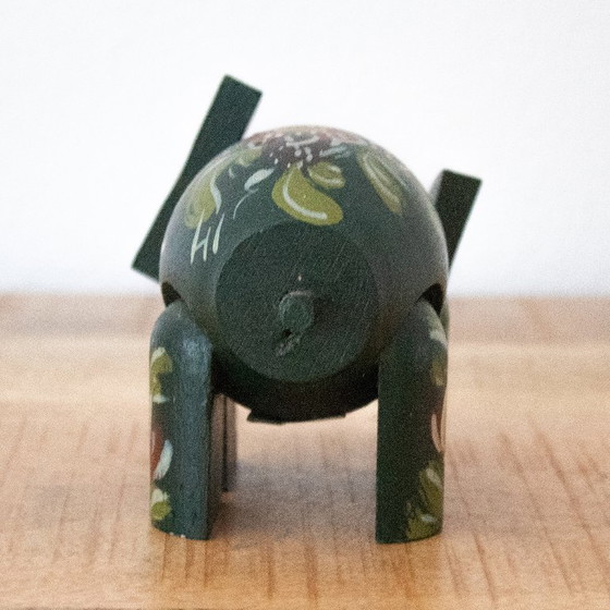 Image 1 of Statuetta di elefante in legno dipinta a mano, in stile olandese Hindeloopen.