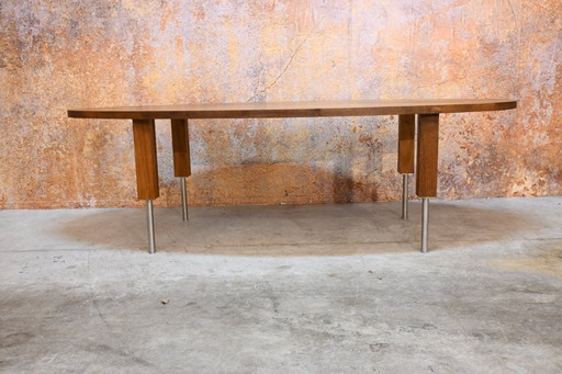 Grande tavolo ovale in legno firmato Pilat & Pilat Jelle.