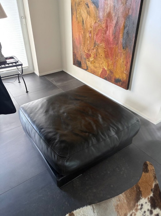 Budapest Baxter con taburete – Sofás de 3 plazas, Leather, Metal (photo 3 of 5)