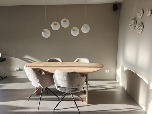 Beautiful pebble-shaped dining table 200x120 from Table du Sud – immediately available