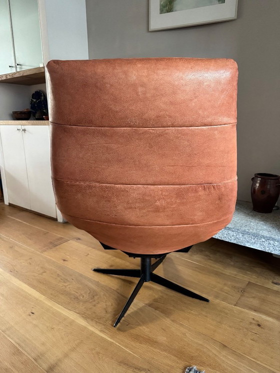 Image 1 of Sillón giratorio de cuero Bodilson