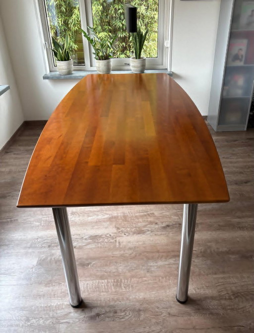 Complete dining area with 6 chairs