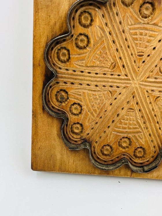 Image 1 of Moule Ancien à Massepain en Bois Sculpté 6 Cœurs Artisanat Traditionnel