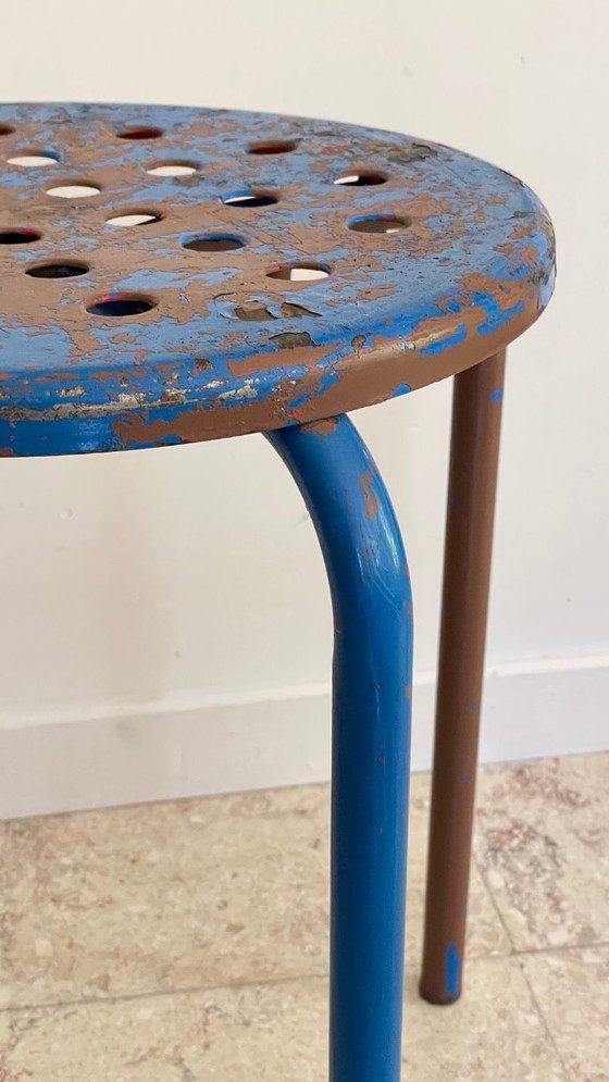 Image 1 of Paar industriële stalen PATINE TABOURETS Blauw & Chocolade VINTAGE
