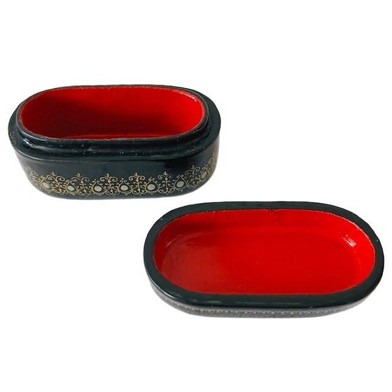 Image 1 of Antico portapillole russo in lacca dipinta a mano Palekh