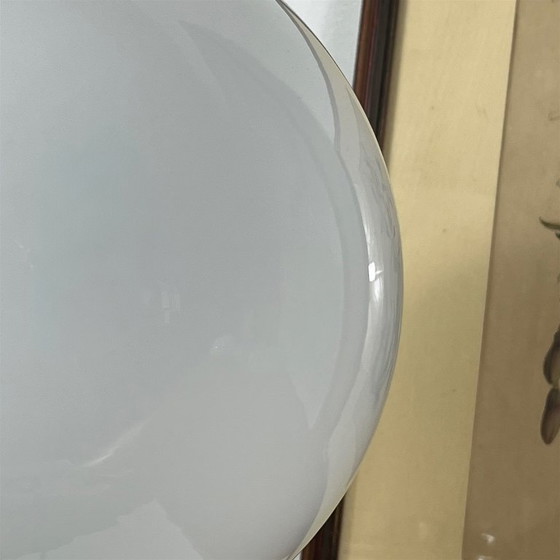 Plafonnier ou applique globe en verre opaline blanc 20 cm rosace de fixation en métal chromé – Glass (photo 4 of 7)