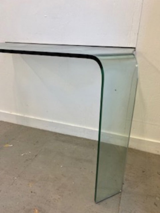 Image 1 of Consola de pared de vidrio italiana rara de la década de 1970-1980, vidrio curvado sólido y pesado