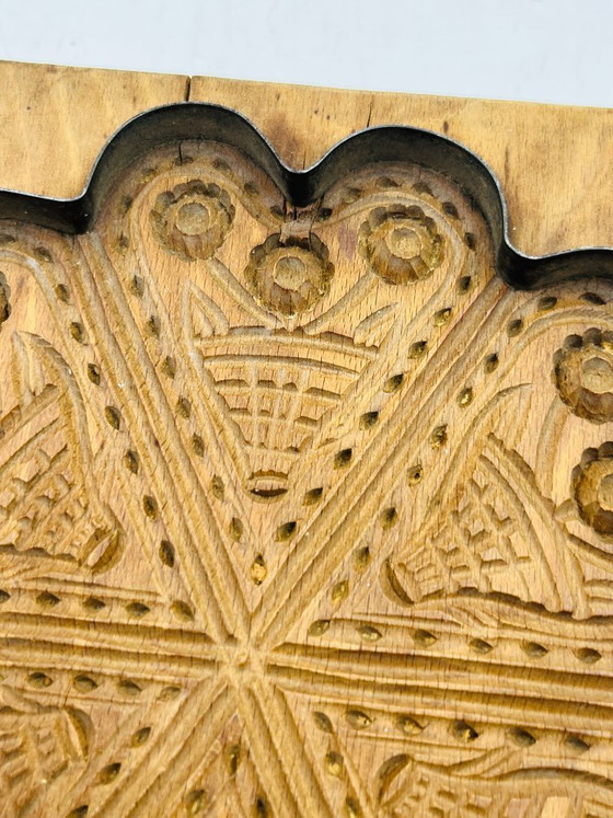 Image 1 of Moule Ancien à Massepain en Bois Sculpté 6 Cœurs Artisanat Traditionnel