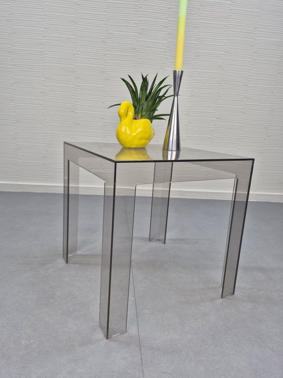 Kartell Jolly, tavolino in acrilico grigio fumo. – Tavolini, Plexiglass (photo 4 of 7)