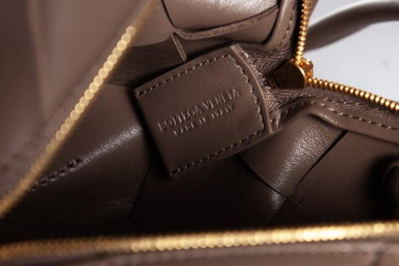 Image 1 of Bottega Veneta, mini cassettecameratas