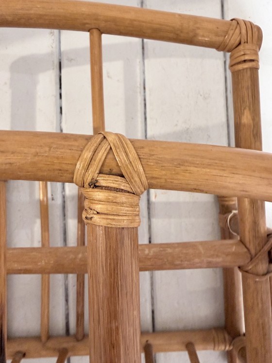 Image 1 of Porte-revues en rotin