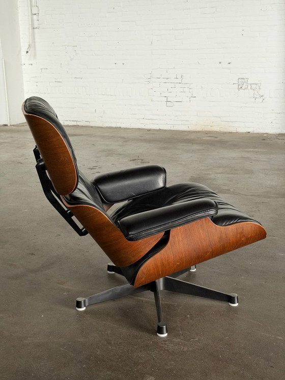 Image 1 of Vitra Eames Lounge Chair | 1960 | Palisander