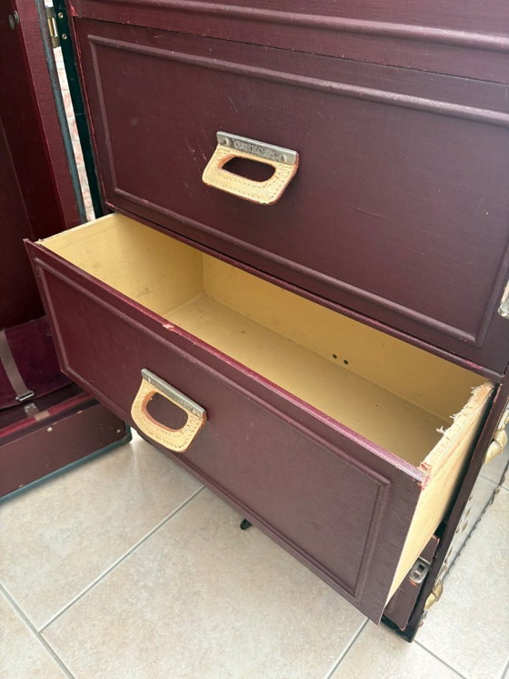 Image 1 of Oshkosh stoombootkoffer uit 1920