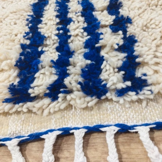 Image 1 of Azilal Wollteppich – Berber-Symbole, handgefertigt (137×100 cm)