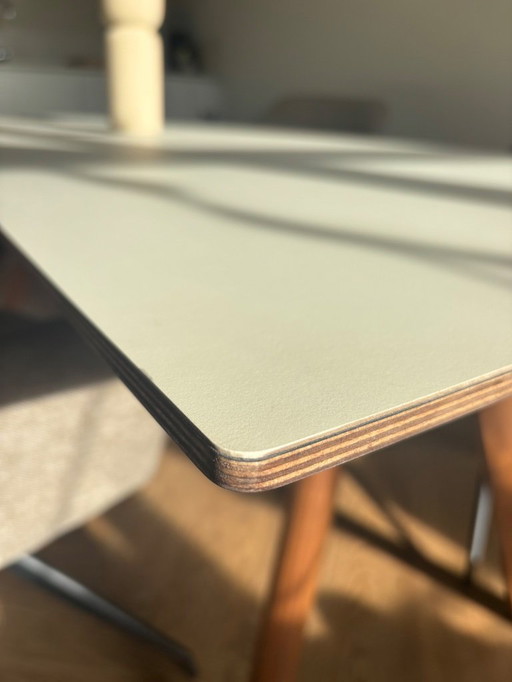 HAY CPH30 Table Walnut Linoleum Mushroom