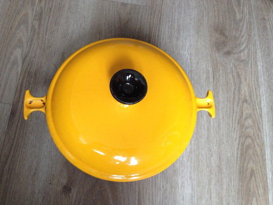 Image 1 of Le Creuset 23 La Mama Enzo Mari vintage yellow cast iron casserole dish