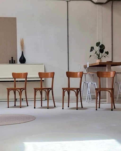 Chaises du milieu du siècle