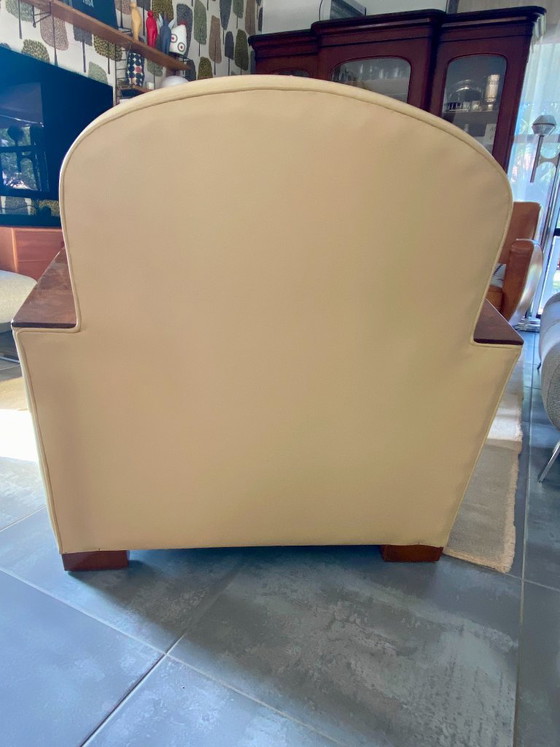 Ein prächtiges Paar Art-Deco-Clubsessel in vanillefarbenem Leder – Leather, Wood (photo 3 of 8)