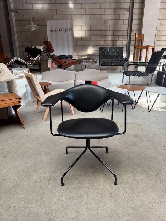 Image 1 of Gubi Masculo meeting chair leer (set a 6)