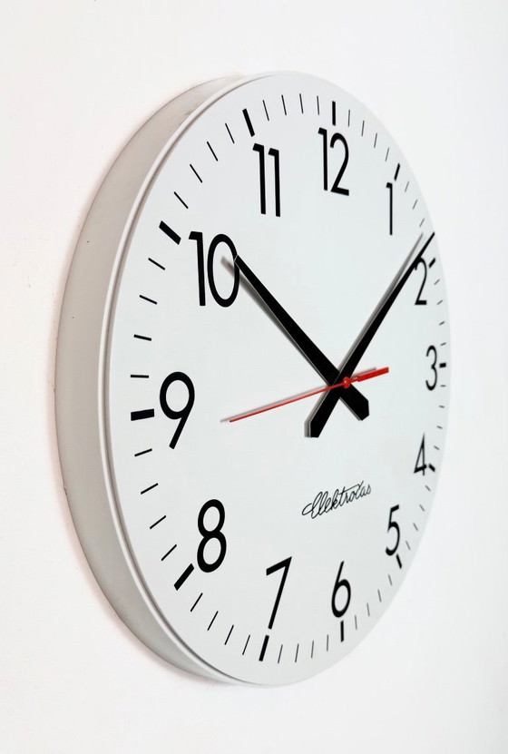 Image 1 of Grande horloge murale de bureau vintage d'Elektročas, années 1990