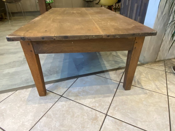 Image 1 of Tavolino rustico da caffè in rovere massello con 1 cassetto, circa 1930