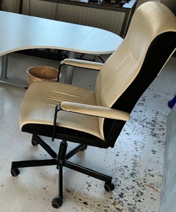 Escritorio + silla + cajonera, Oficina en casa, Hierro, Plástico, Crema (foto 2 de 5)