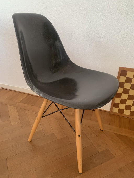 Vintage Eames Fiberglass DSR