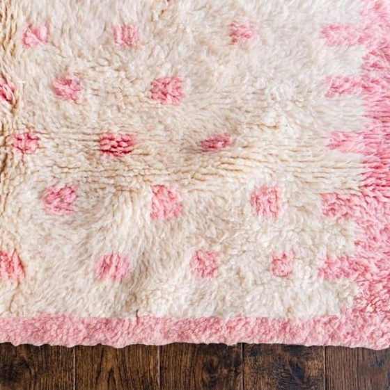 Image 1 of Magnifique Tapis artisanal rose en laine 280cmx180cm 
