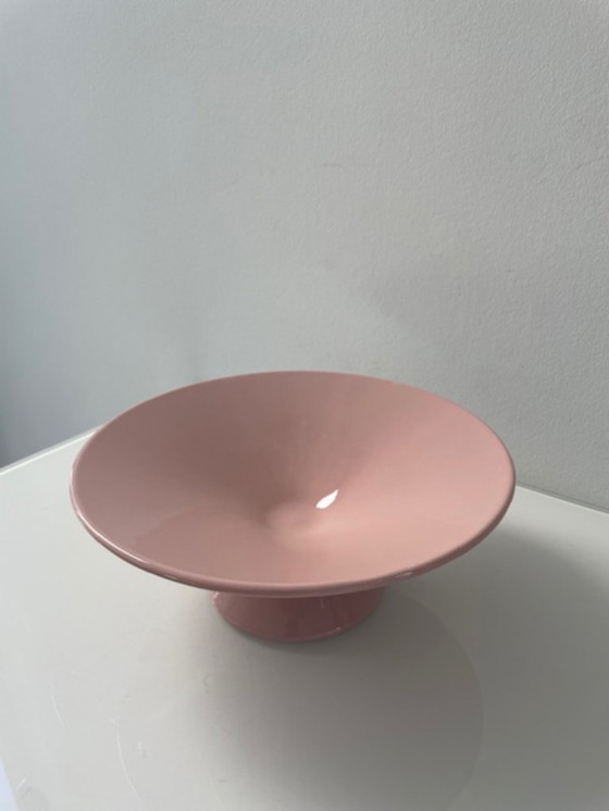 Image 1 of Cuenco moderno de cerámica rosa pastel con pie de 25 cm